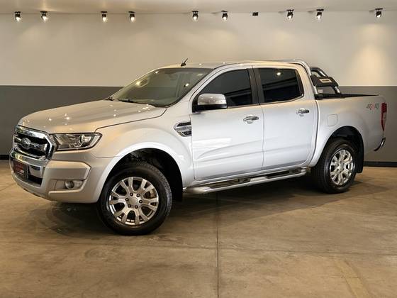 FORD RANGER 3.2 XLT 4X4 CD 20V DIESEL 4P AUTOMÁTICO FORD RANGER 3.2 XLT 4X4 CD 20V DIESEL 4P AUTOMÁTICO